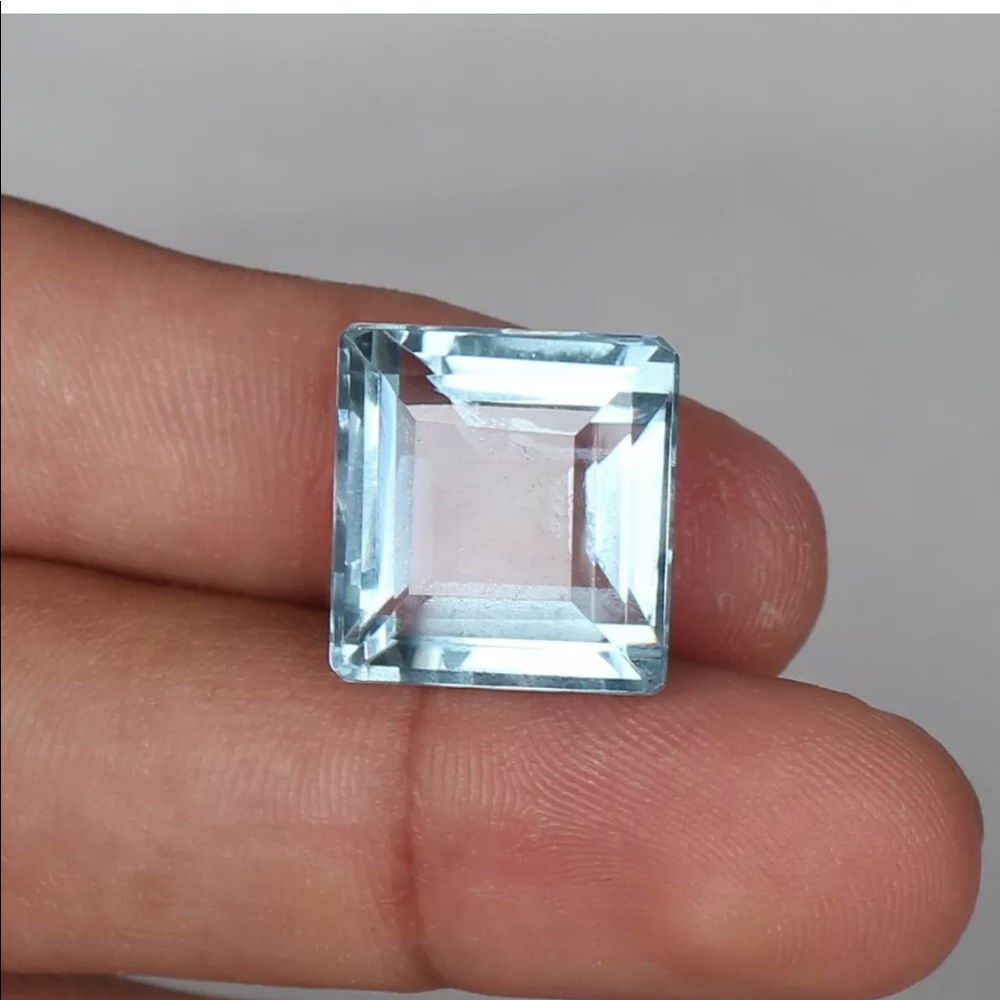 Natural Blue Aquamarine 24.30 Ct Certified